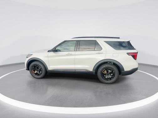 Star White Metallic Tri-Coat 2026 Ford Explorer Tremor