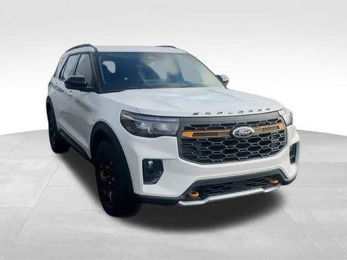 Star White Metallic Tri-Coat 2026 Ford Explorer Tremor