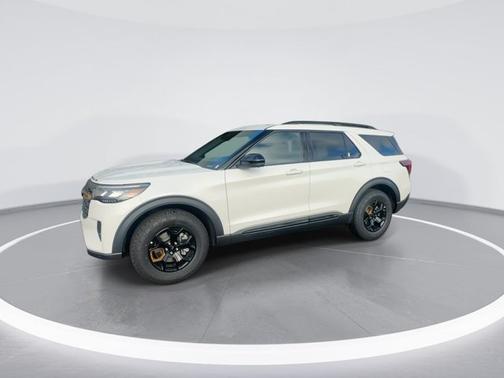 Star White Metallic Tri-Coat 2026 Ford Explorer Tremor