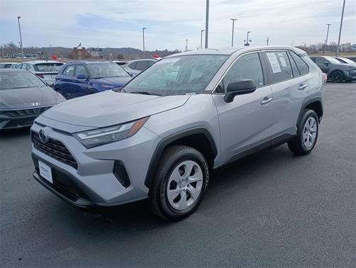2024 Toyota RAV4 LE