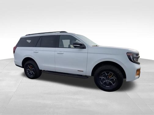 Star White Metallic Tri-Coat 2026 Ford Expedition Tremor