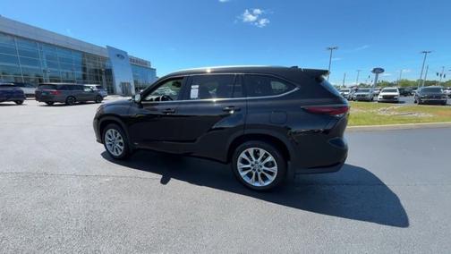 Midnight Black Metallic 2025 Toyota Highlander Hybrid Limited