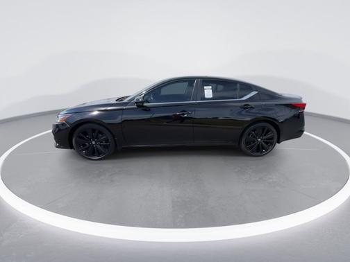 Super Black 2022 Nissan Altima 2.5 SR