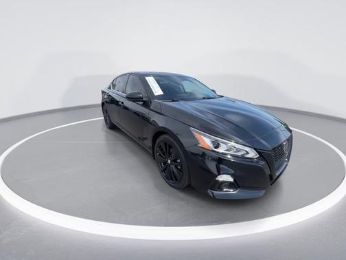 Super Black 2022 Nissan Altima 2.5 SR