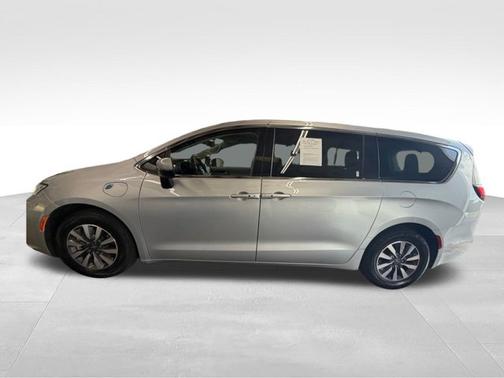 Silver Mist Clearcoat 2023 Chrysler Pacifica Hybrid Touring L