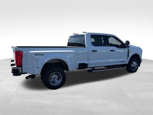 Oxford White 2027 Ford F-350