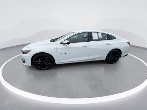 White 2024 Chevrolet Malibu 1LT