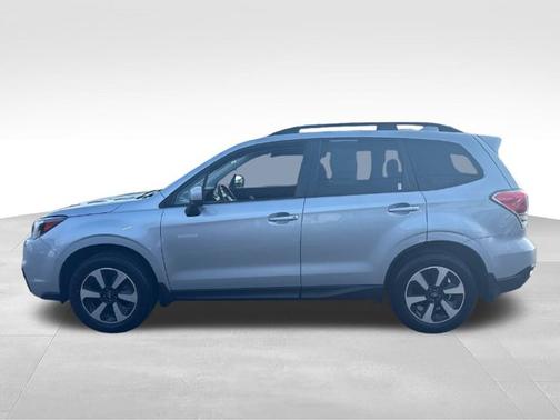 Ice Silver Metallic 2018 Subaru Forester 2.5i Premium