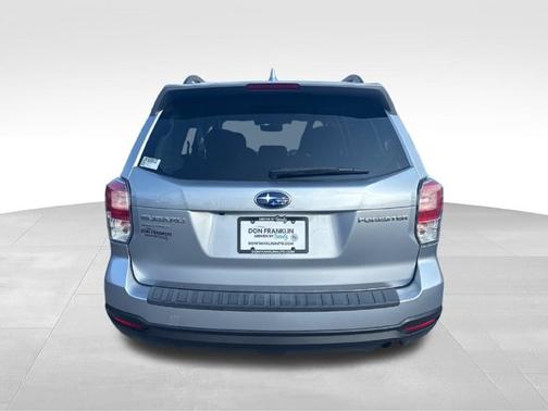 Ice Silver Metallic 2018 Subaru Forester 2.5i Premium