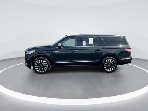 Green Metallic 2022 Lincoln Navigator L Black Label