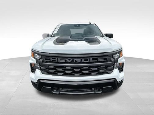 Summit White 2025 Chevrolet Silverado 1500 Custom Trail Boss