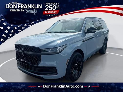 Gray Mist Metallic Tri-Coat 2026 Lincoln Navigator Reserve