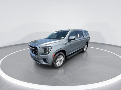 Silver 2023 GMC Yukon XL SLT