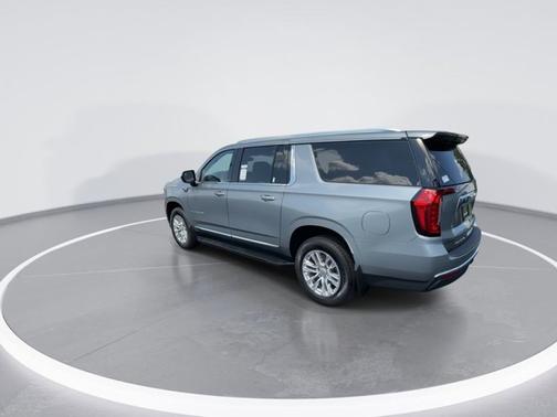 Silver 2023 GMC Yukon XL SLT