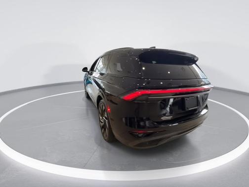 Infinite Black Metallic Clearcoat 2026 Lincoln Nautilus Reserve