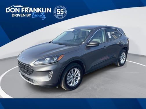 Gray Metallic 2022 Ford Escape SE