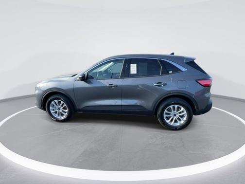 Gray Metallic 2022 Ford Escape SE