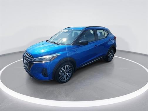 2021 Nissan Kicks SR