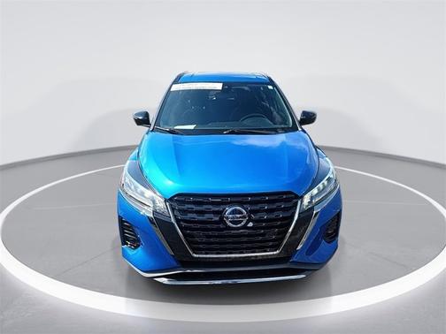 2021 Nissan Kicks SR