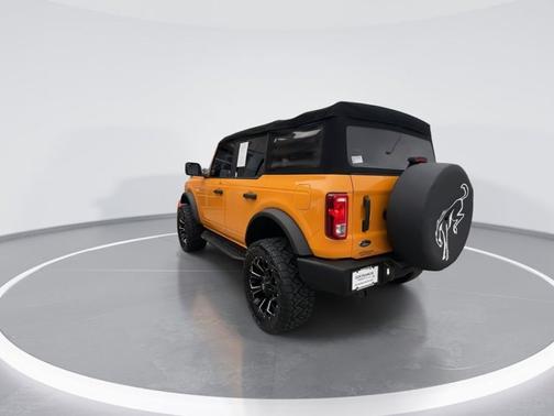 Orange Metallic 2022 Ford Bronco Base