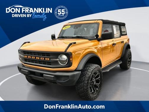 Orange Metallic 2022 Ford Bronco Base