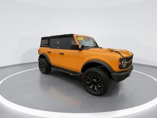 Orange Metallic 2022 Ford Bronco Base
