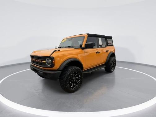 Orange Metallic 2022 Ford Bronco Base