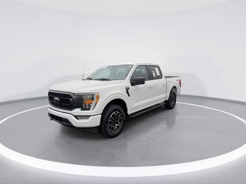 Oxford White 2023 Ford F-150 XLT
