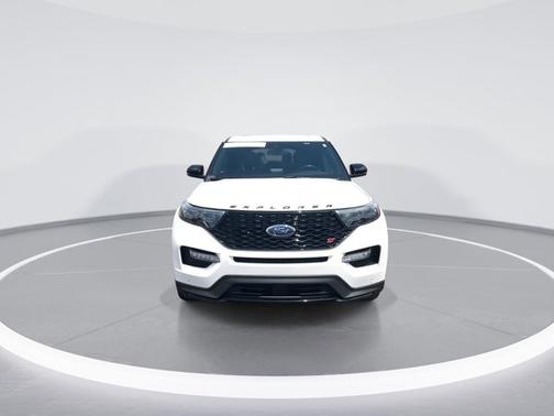 White Metallic 2022 Ford Explorer ST