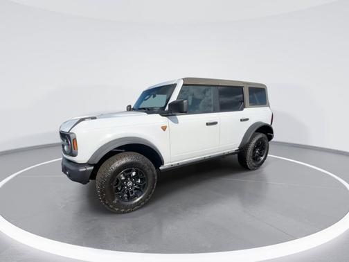Oxford White 2026 Ford Bronco Badlands