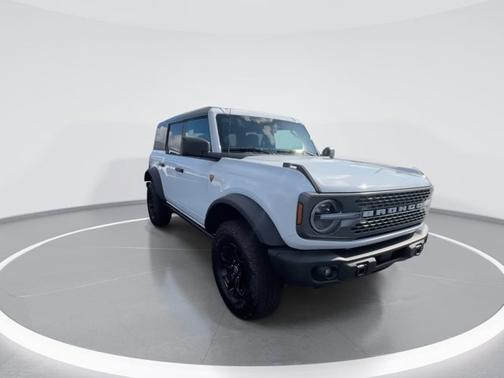 Oxford White 2026 Ford Bronco Badlands