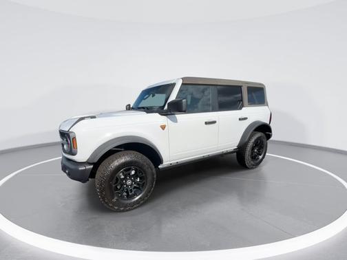 Oxford White 2026 Ford Bronco Badlands