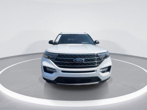 White Metallic 2023 Ford Explorer XLT
