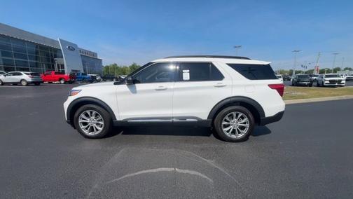 White Metallic 2023 Ford Explorer XLT