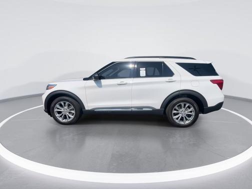White Metallic 2023 Ford Explorer XLT