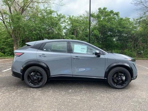 Boulder Gray Pearl 2024 Nissan ARIYA ENGAGE