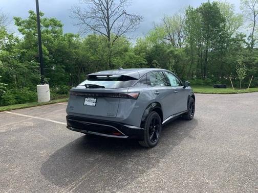 Boulder Gray Pearl 2024 Nissan ARIYA ENGAGE