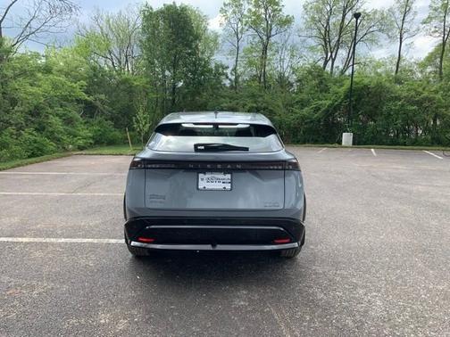 Boulder Gray Pearl 2024 Nissan ARIYA ENGAGE