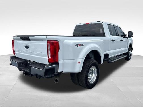 Oxford White 2026 Ford F-350 XLT