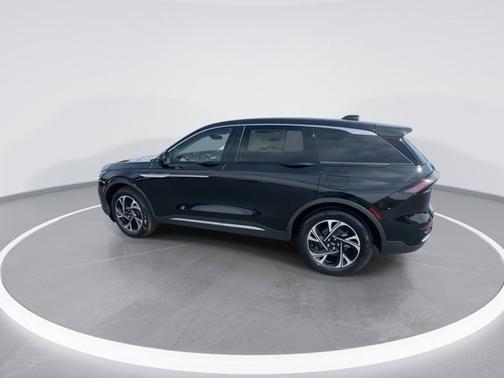 Infinite Black Metallic Clearcoat 2026 Lincoln Nautilus Premiere