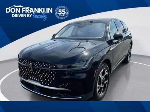 Infinite Black Metallic Clearcoat 2026 Lincoln Nautilus Premiere