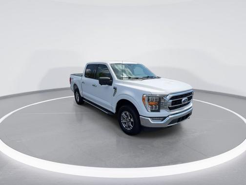 Oxford White 2022 Ford F-150 XLT