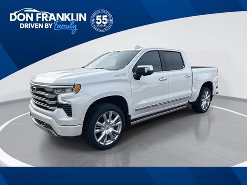 Iridescent Pearl Tricoat 2024 Chevrolet Silverado 1500 High Country