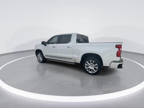 Iridescent Pearl Tricoat 2024 Chevrolet Silverado 1500 High Country