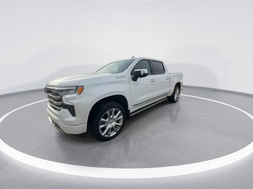 Iridescent Pearl Tricoat 2024 Chevrolet Silverado 1500 High Country