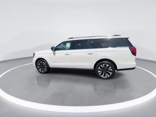 Star White Metallic Tri-Coat 2026 Ford Expedition Max Platinum