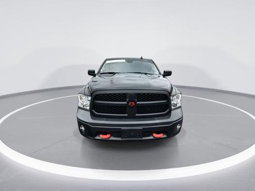 Diamond Black Crystal Pearlcoat 2023 RAM 1500 Tradesman