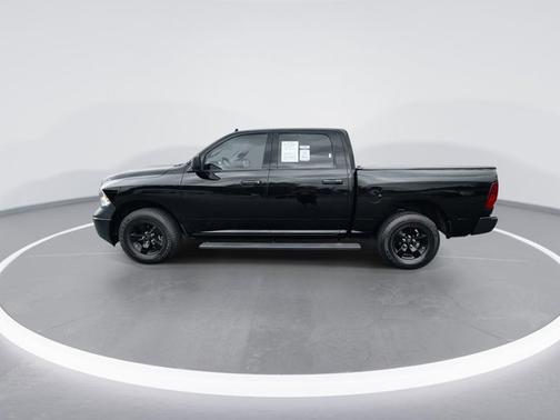 Diamond Black Crystal Pearlcoat 2023 RAM 1500 Tradesman