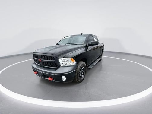 Diamond Black Crystal Pearlcoat 2023 RAM 1500 Tradesman