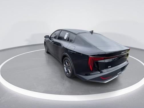 Aurora Black Pearl 2025 Kia K4 LXS